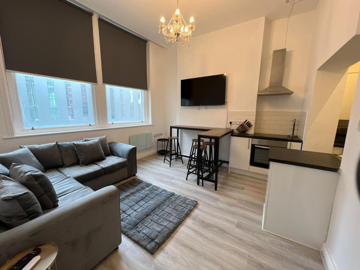Apartment Kinetic Stays - *